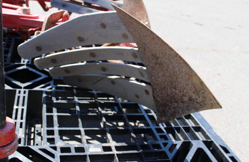 タカキタ 中古 プラウ 442V｜農家さんの味方｜全国の農家の皆さんの