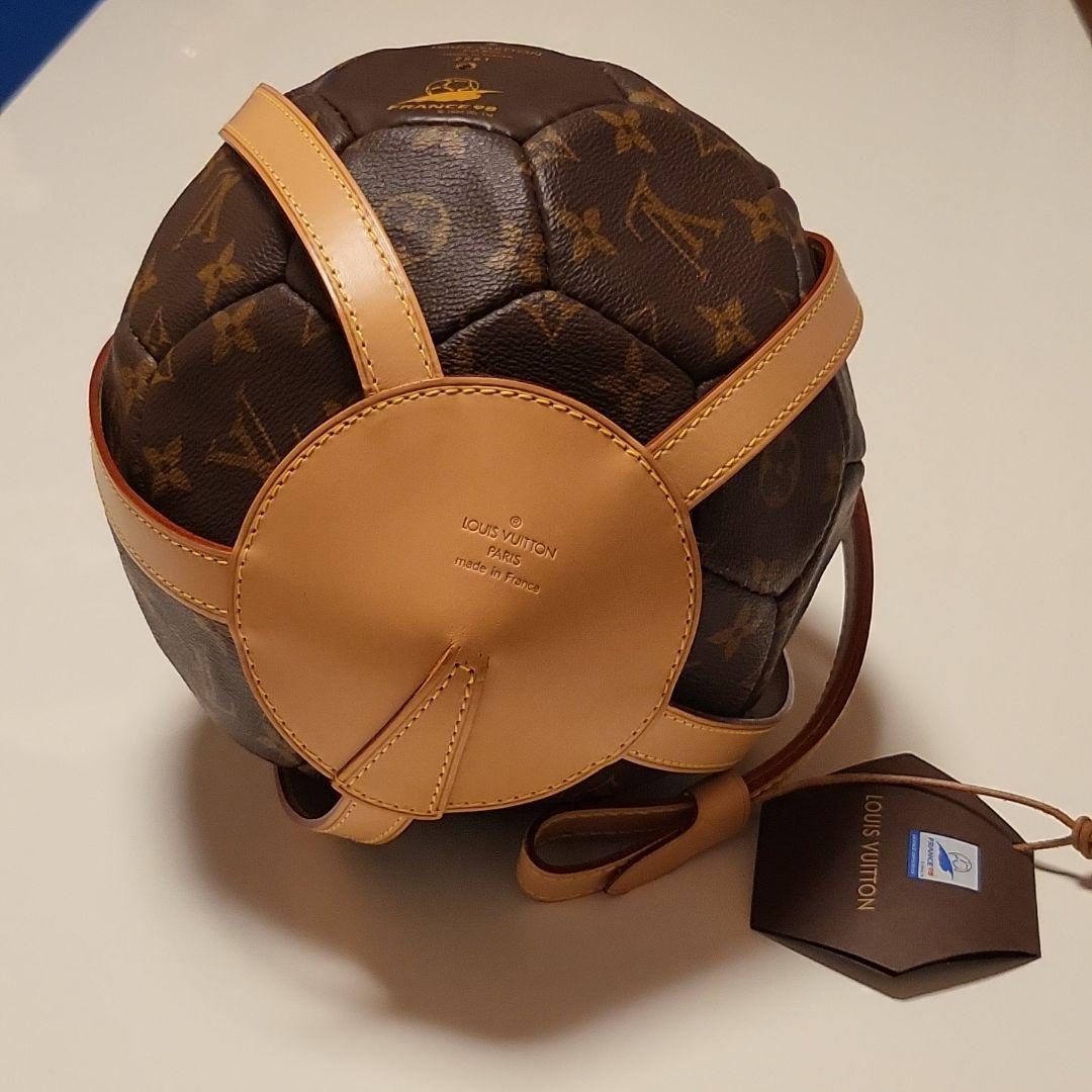 ルイヴィトン 美品 サッカーボール 98ワールドカップ - メルカリ