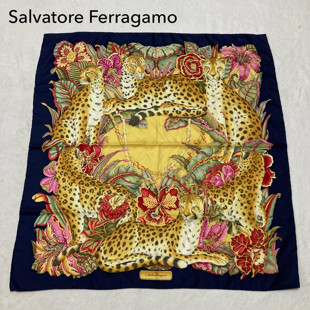 希少Salvatore Ferragamo シルク100%イタリア製大判スカーフ ◎.Salvatore Ferragamo ANIMAL DESIGN SILK100% LARGE SIZE SCARF